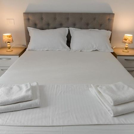 Luxury Apartments Newton By Glam Iasi Extérieur photo